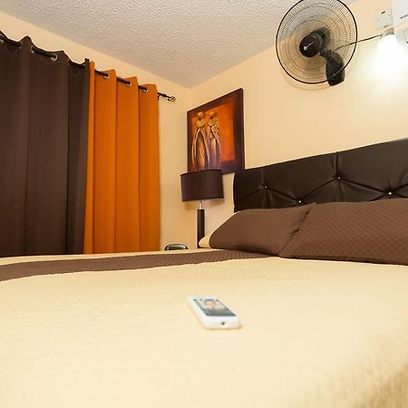 Cozy Accommodations Kingston Esterno foto