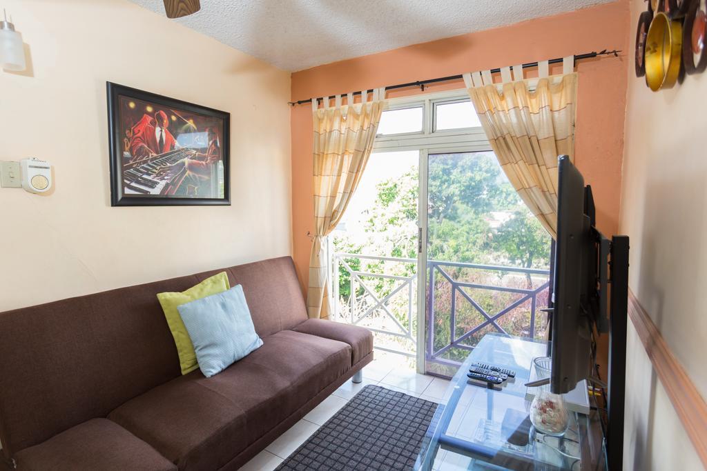 Cozy Accommodations Kingston Esterno foto