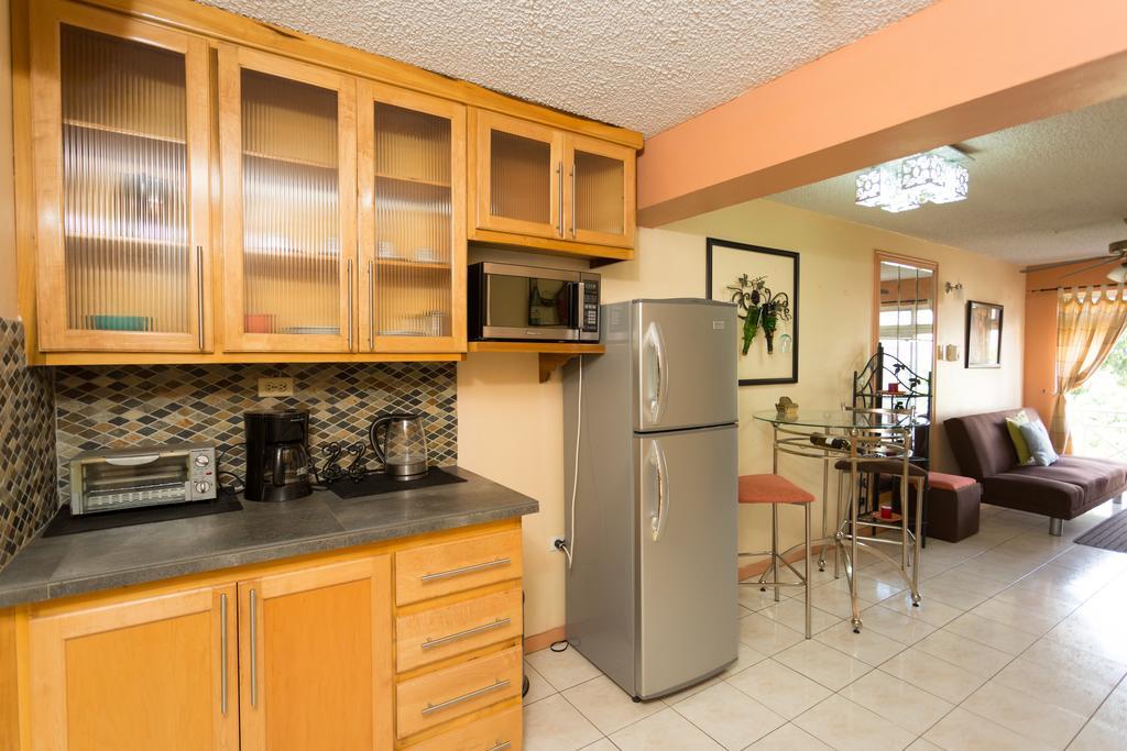 Cozy Accommodations Kingston Esterno foto